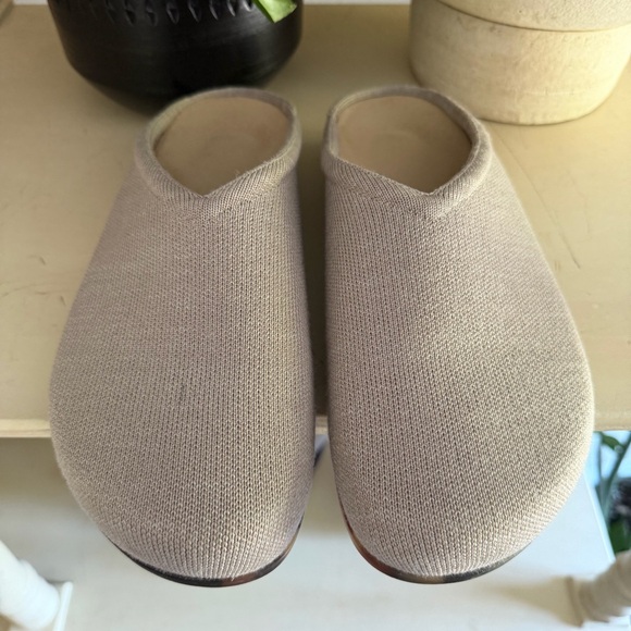 Rothy’s The Casual Clog in Dove (9) - Picture 3 of 14